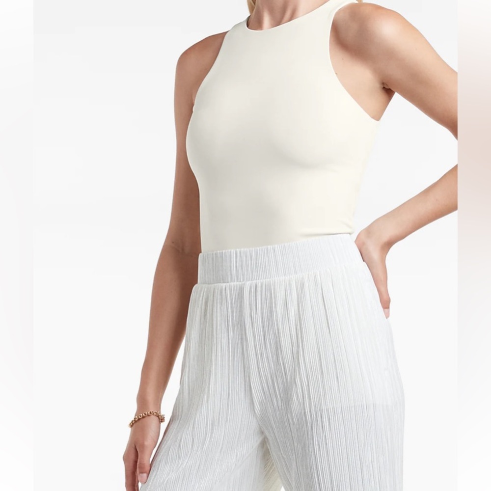 Express Body Contour High Compression Top